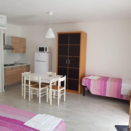 Duna Camere Con Bagno Lido Adriano Buitenkant foto